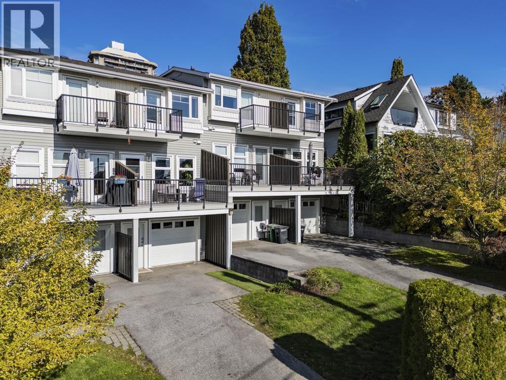 Photo of 10 3712 PENDER STREET 36