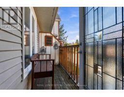 4 Berton Place, Ottawa, ON K2L3R8 Photo 16