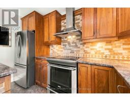 4 Berton Place, Ottawa, ON K2L3R8 Photo 25