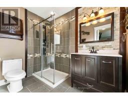 4 Berton Place, Ottawa, ON K2L3R8 Photo 42