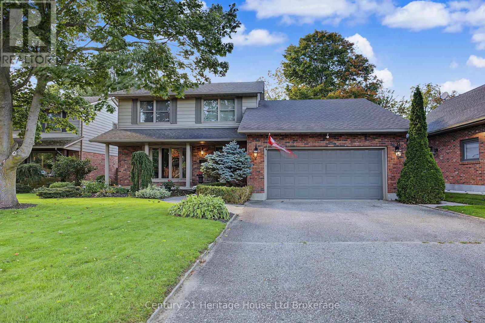 29 Devon Court, photo 1 of 38