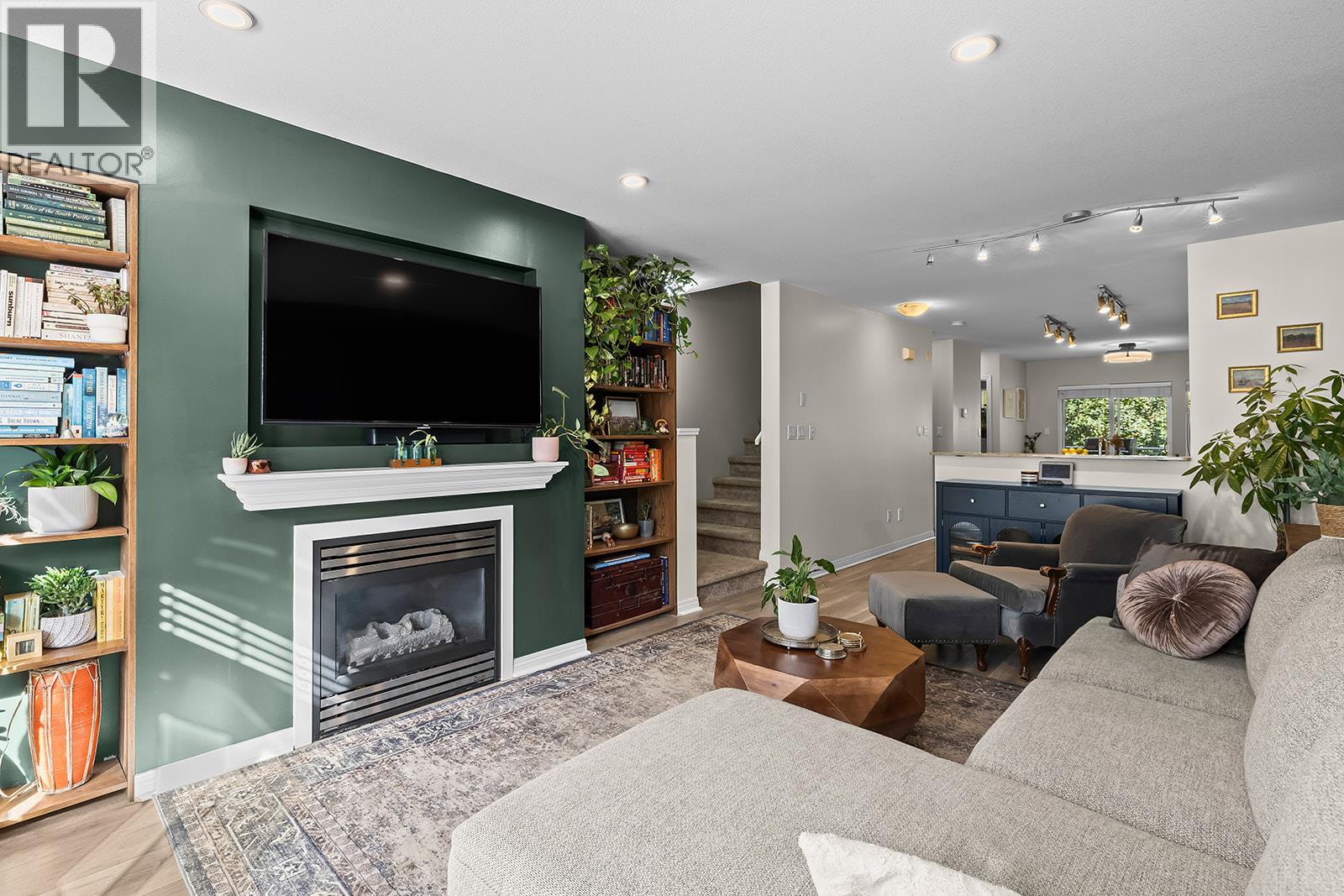 #21 1853 Parkview Crescent - 19