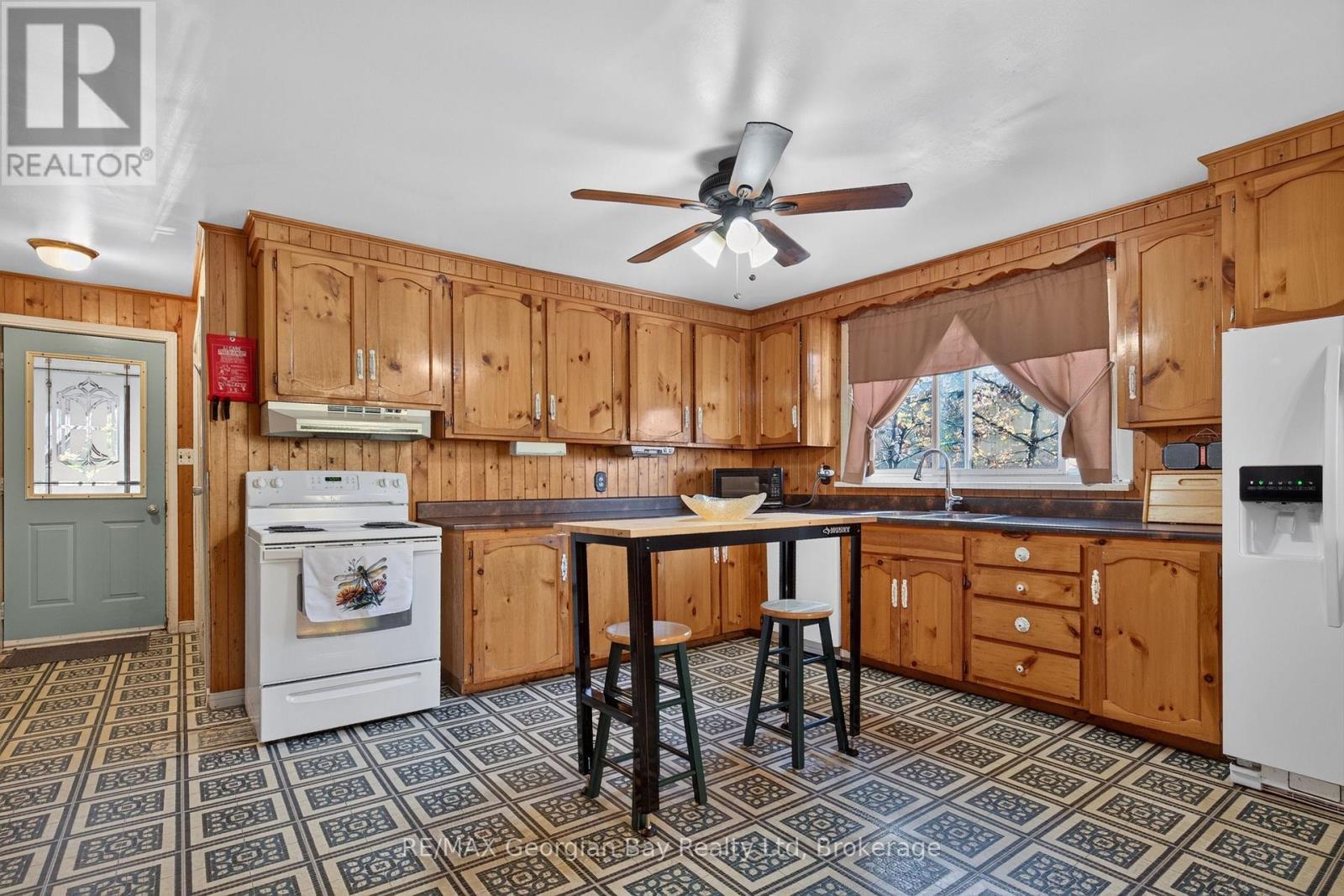 18 BROCK STREET, Penetanguishene — photo 5