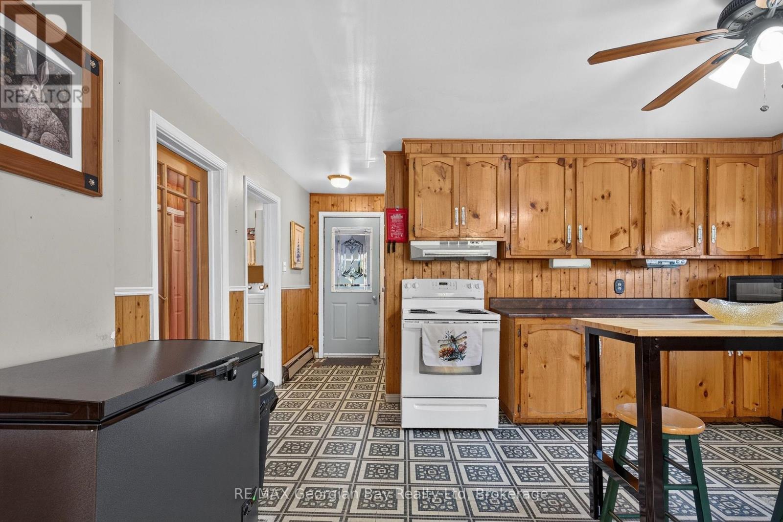 18 BROCK STREET, Penetanguishene — photo 6