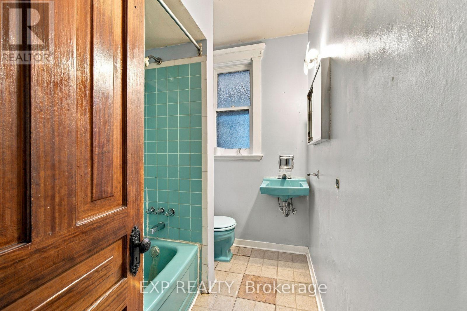 101 Beatrice Street, Toronto, ON photo 16