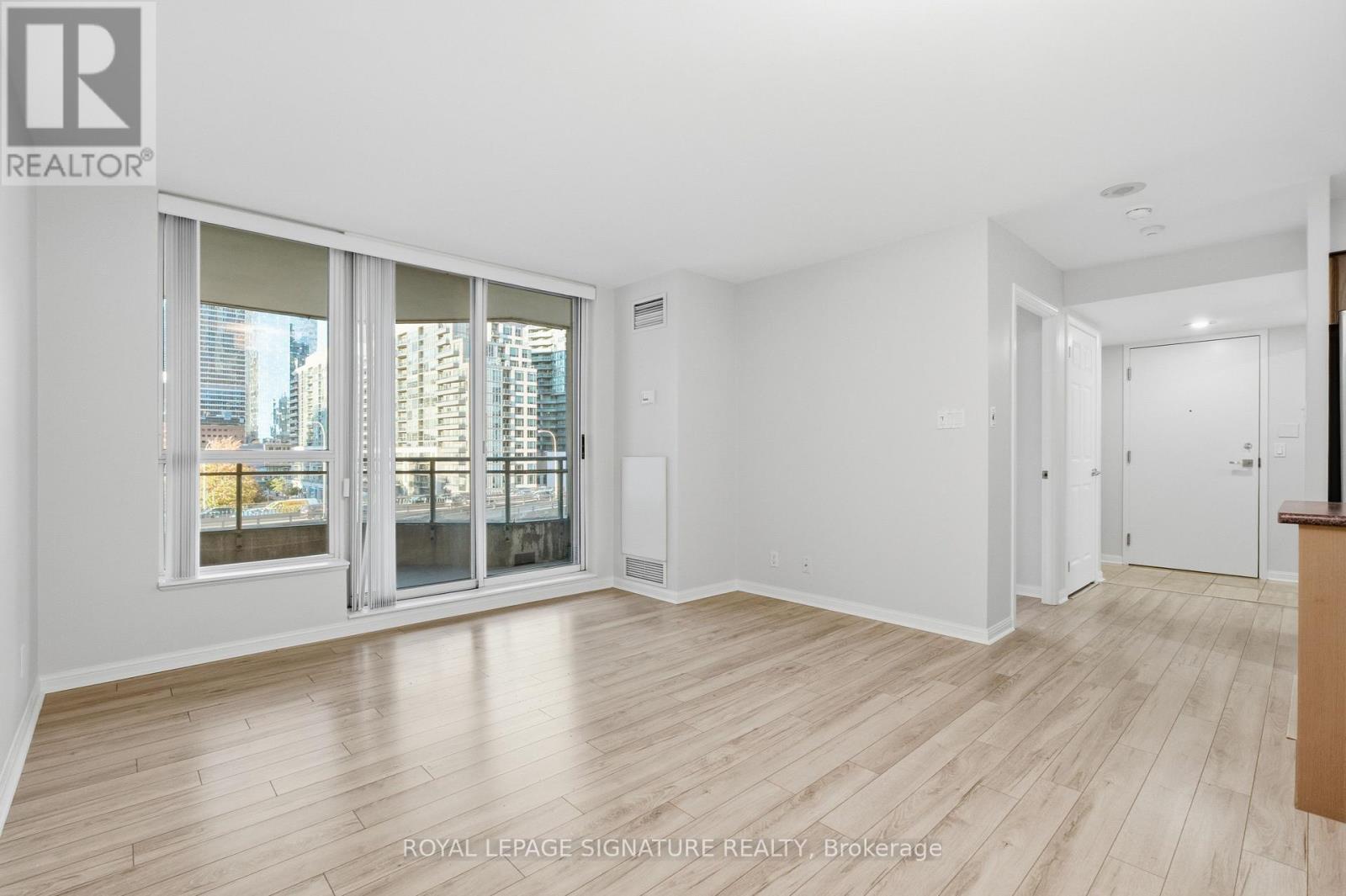 701 - 228 QUEENS QUAY W, Toronto (Waterfront Communities) — photo 7