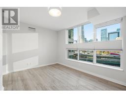 701 - 228 Queens Quay W, Toronto, ON M5J2X1 Photo 18