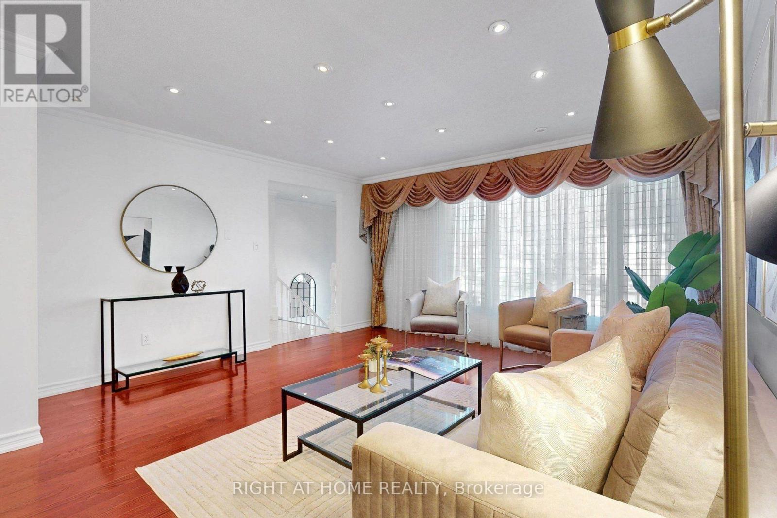 13 Clancy Drive, Toronto, ON photo 13