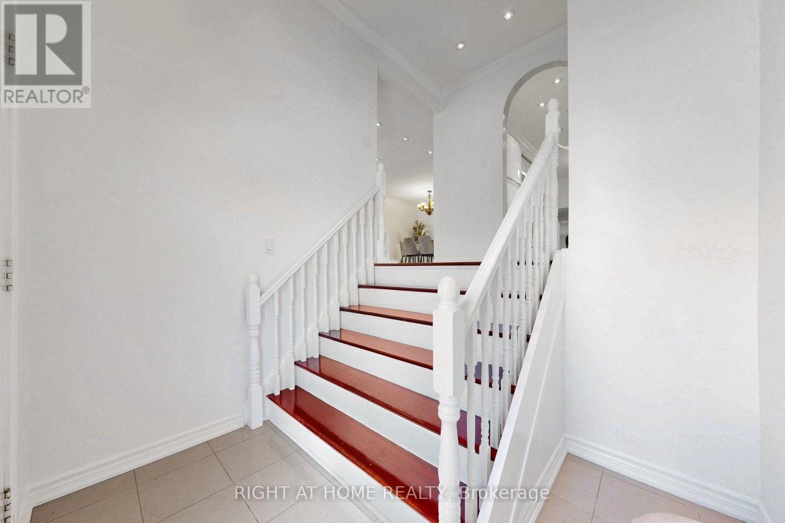 13 CLANCY DRIVE, Toronto (Don Valley Village) — photo 8