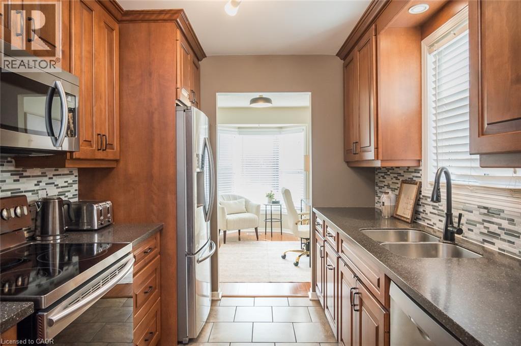 45 NISKA Drive, Waterdown — photo 7