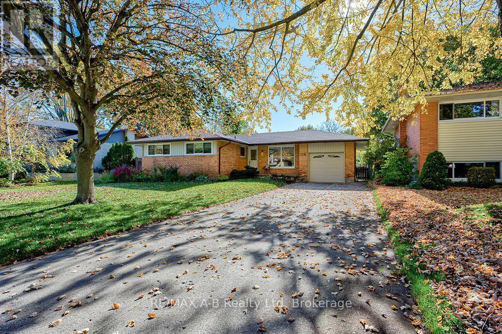 118 FEICK CRESCENT, Stratford — photo 2