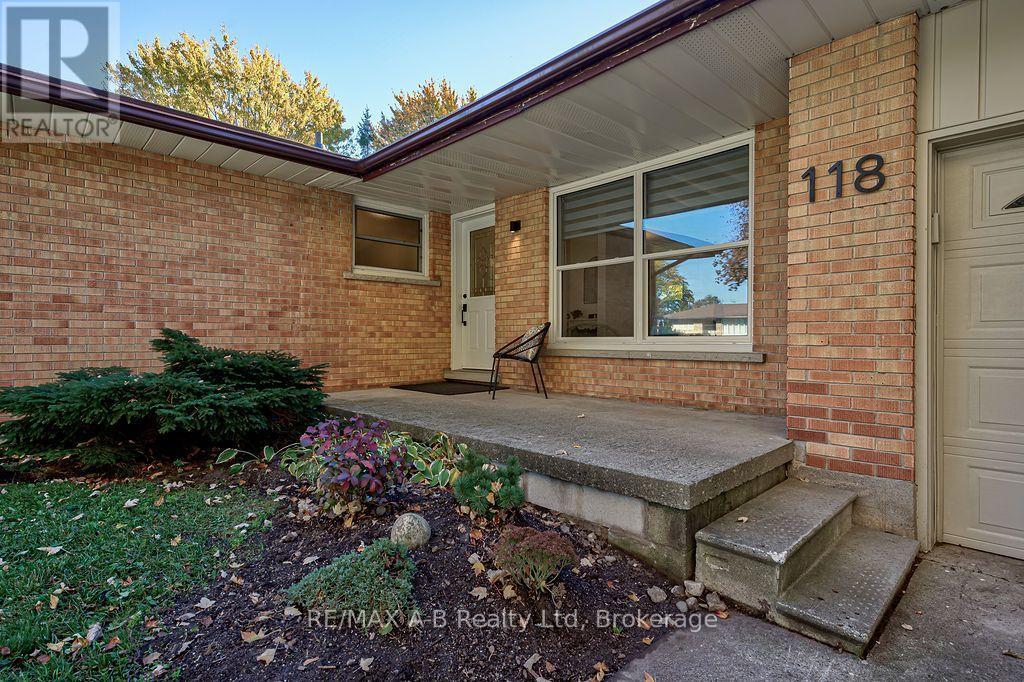 118 FEICK CRESCENT, Stratford — photo 6