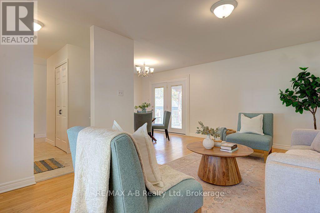 118 FEICK CRESCENT, Stratford — photo 9