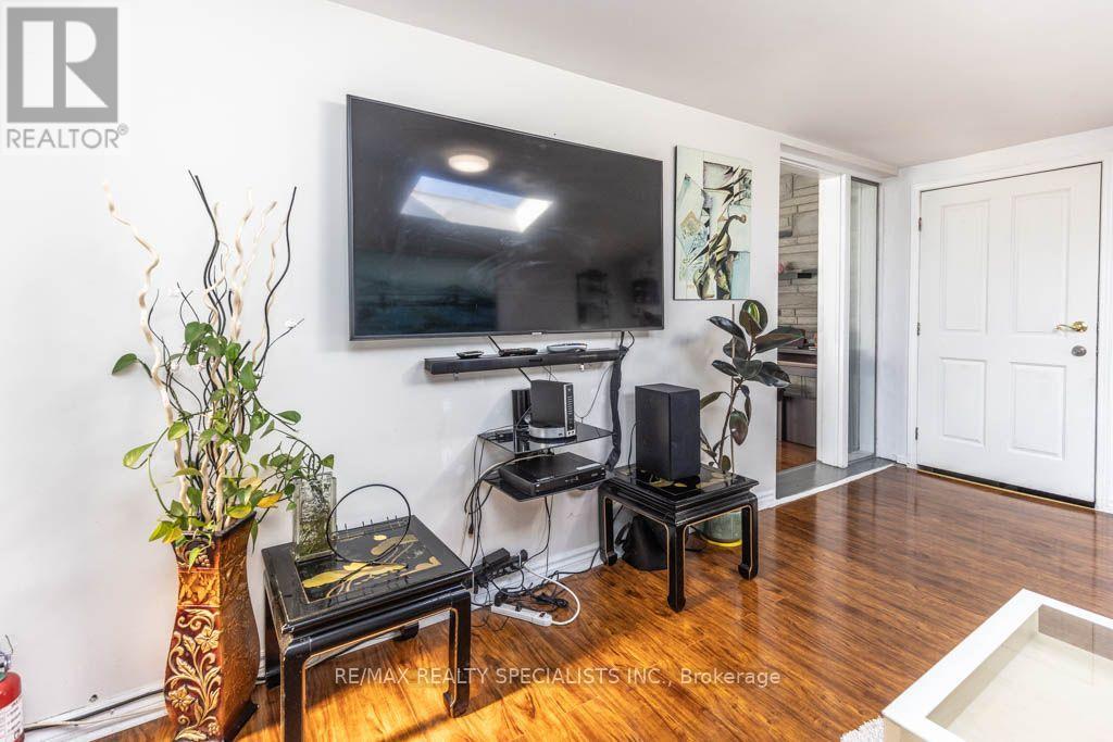124 ROEBUCK DRIVE, Toronto (Kennedy Park) — photo 3