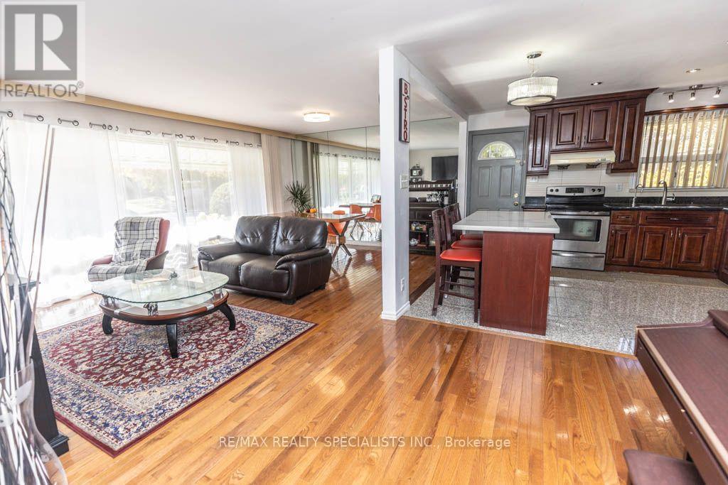 124 ROEBUCK DRIVE, Toronto (Kennedy Park) — photo 5