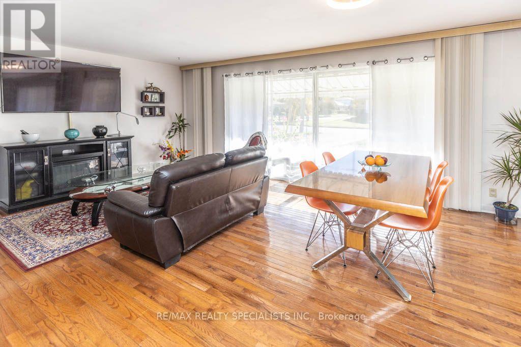 124 ROEBUCK DRIVE, Toronto (Kennedy Park) — photo 6