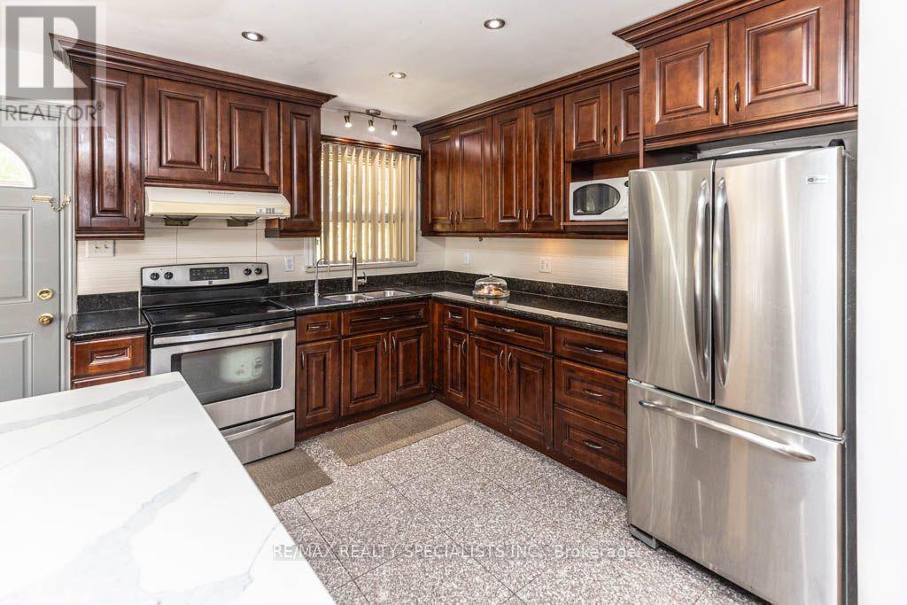 124 ROEBUCK DRIVE, Toronto (Kennedy Park) — photo 9