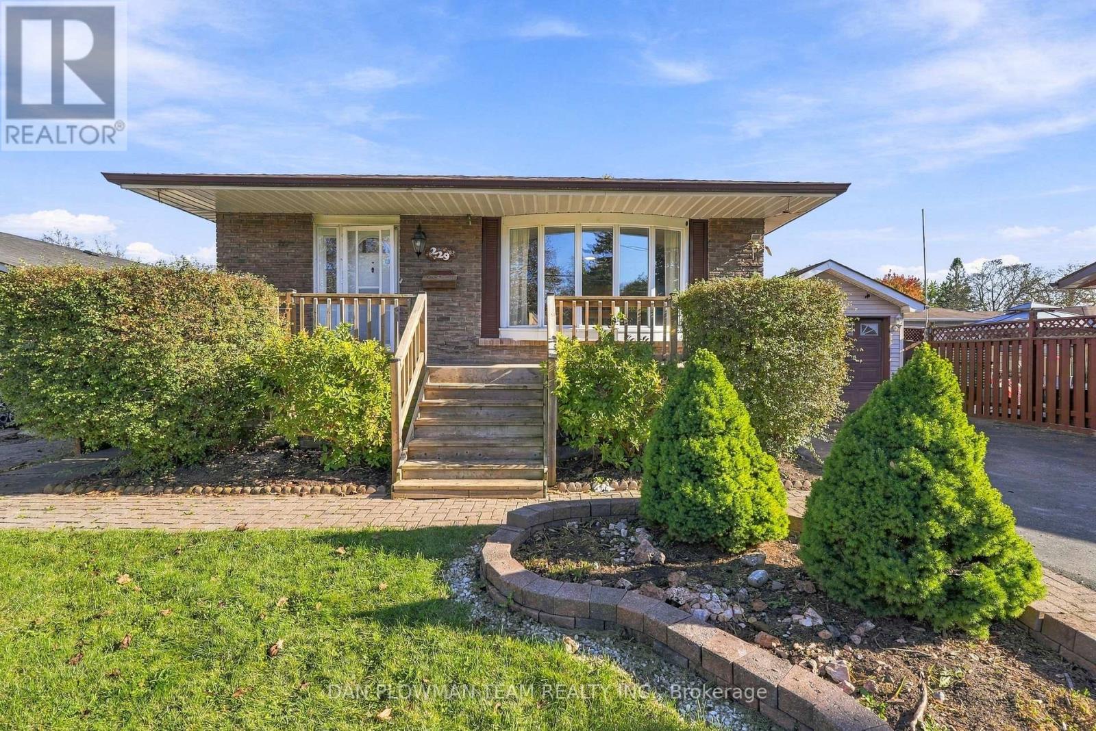 229 Phillip Murray Avenue, Oshawa, ON