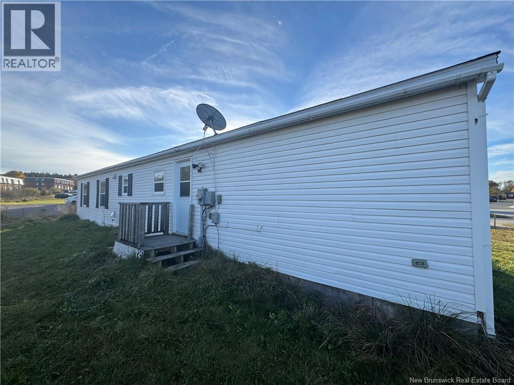 558 Bonita Avenue photo 3
