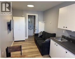 558 Bonita Avenue, photo 9