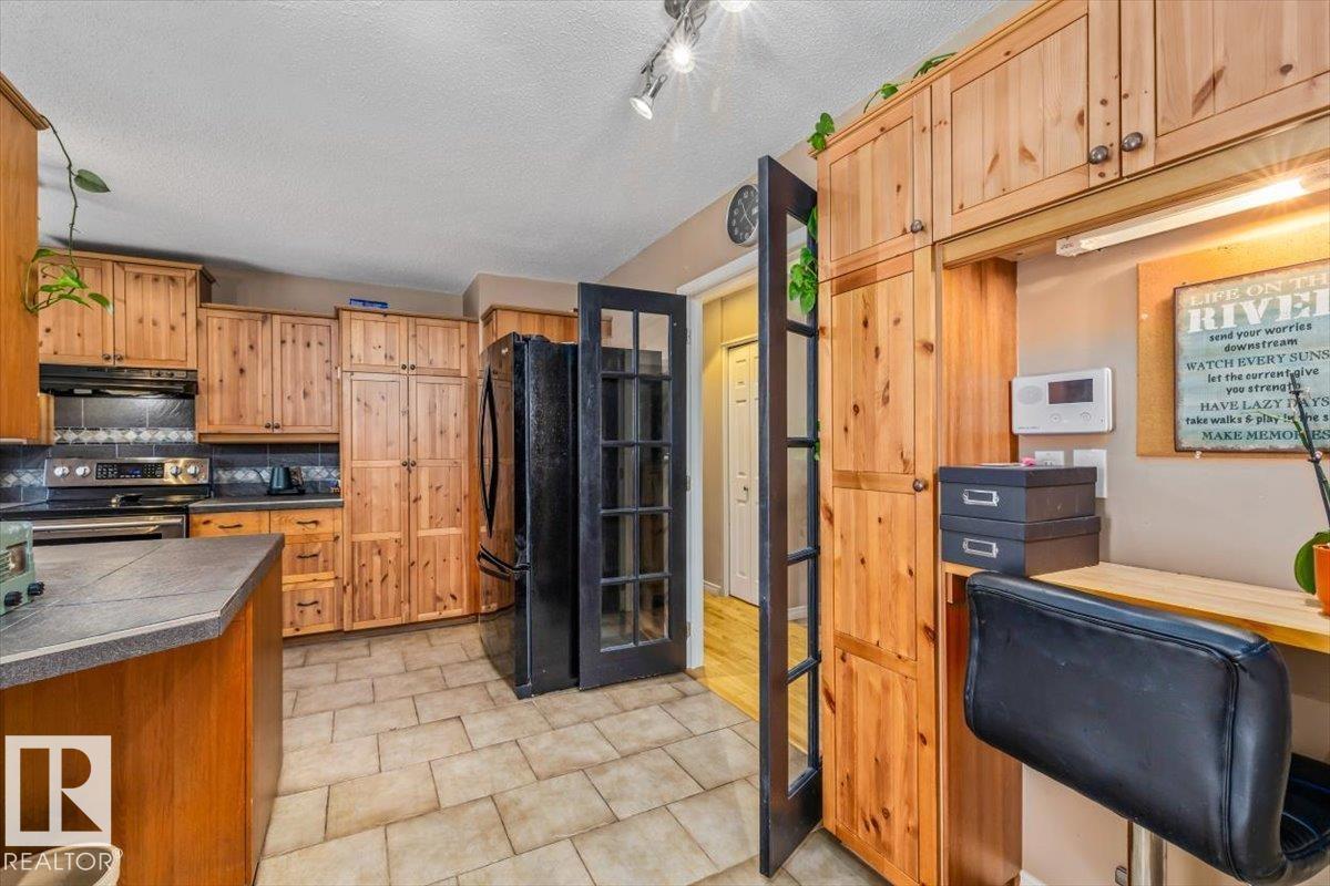 9212 93 Street, Pineview Fort Sask. — photo 13 of 30: Property photo