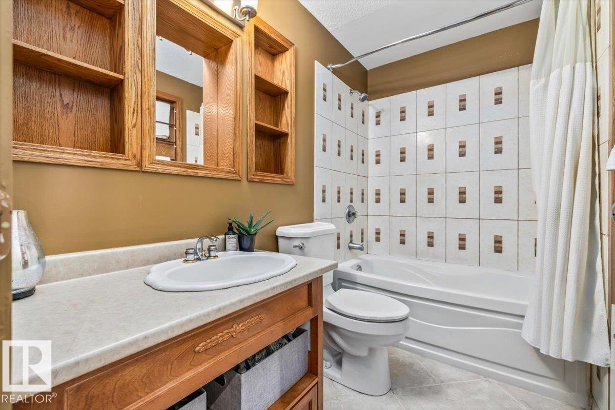 9212 93 Street, Pineview Fort Sask. — photo 15 of 30: Property photo