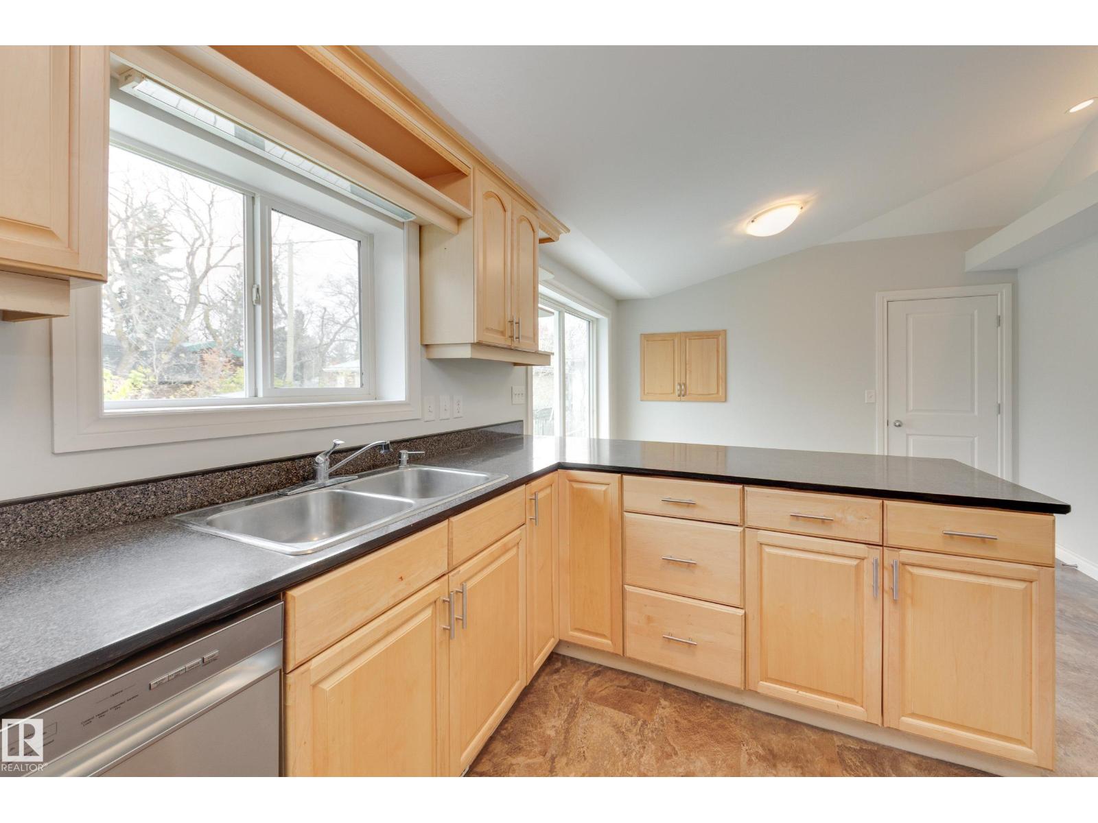 4908 51 Avenue, photo 11