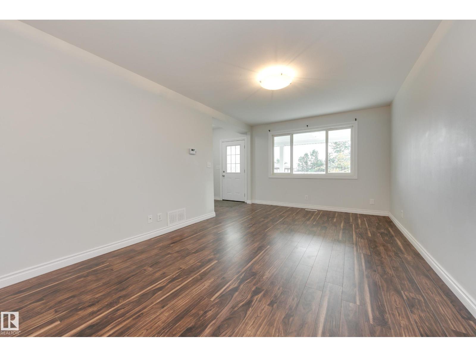 4908 51 Avenue, photo 4