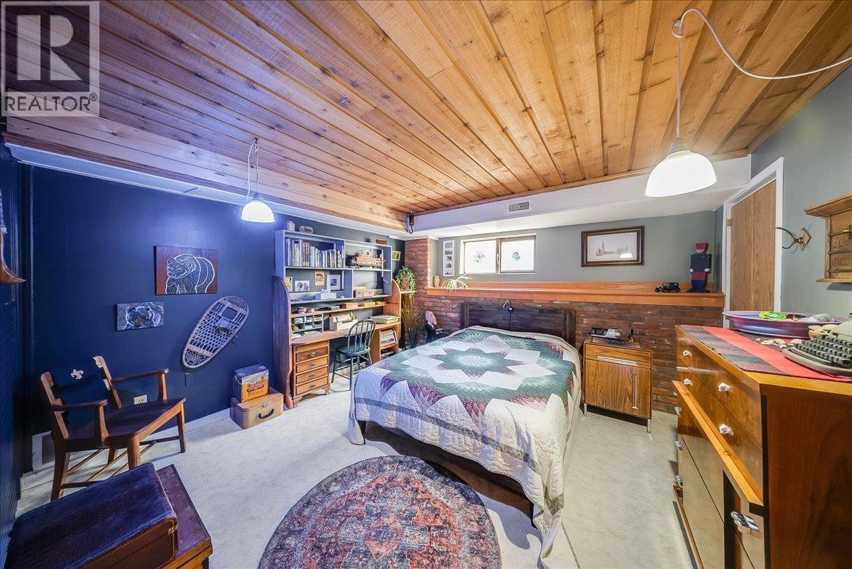 2510 Cooke Avenue, Rossland - Image 1