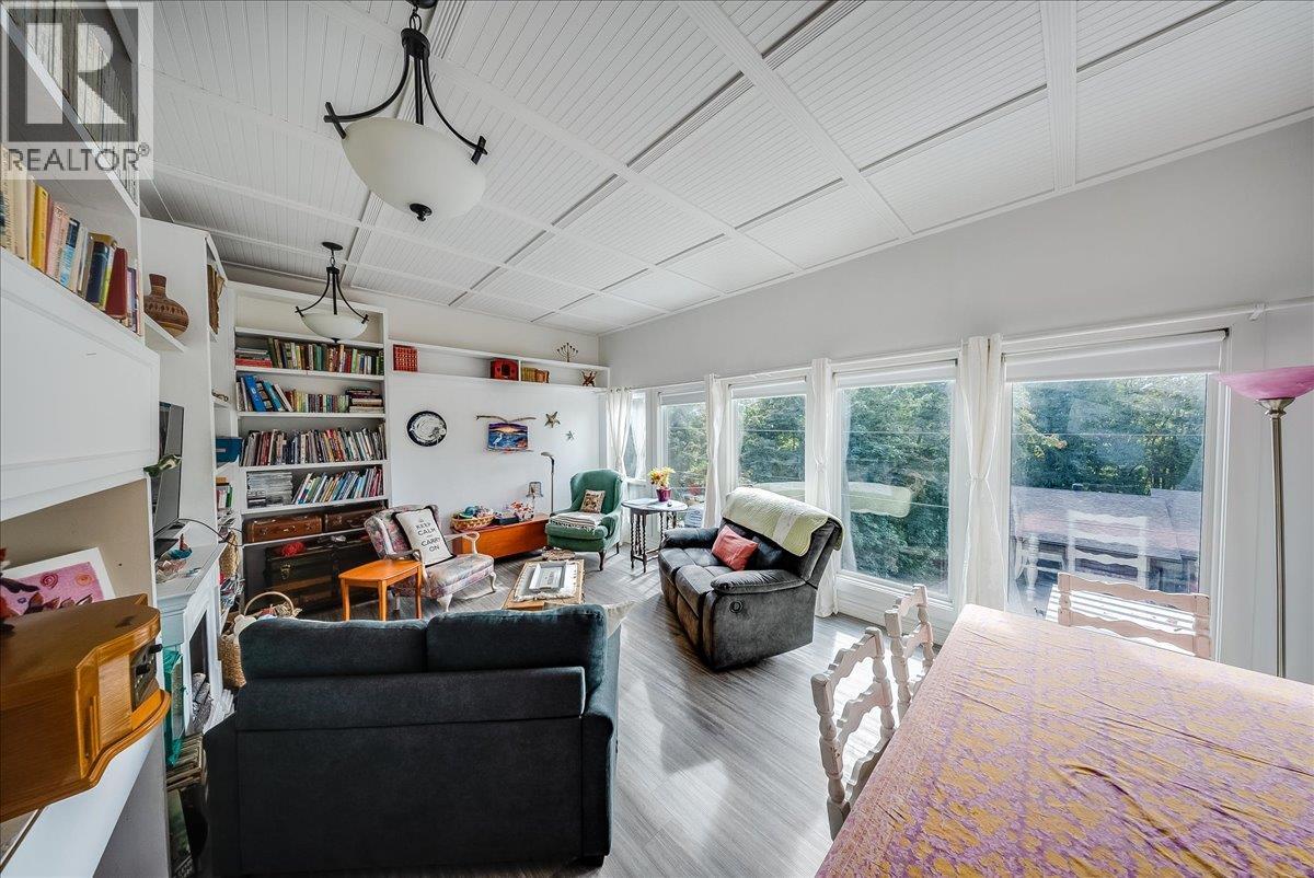 2510 Cooke Avenue, Rossland - Image 1