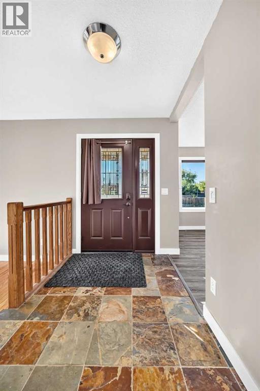 200 Downey Place, Okotoks — photo 3