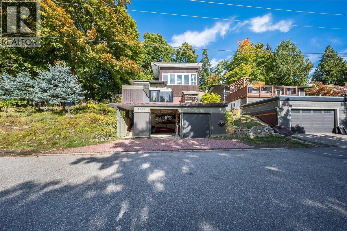 2510 Cooke Avenue, Rossland - Image 1