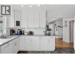 3239 Kenmare Crescent Sw, Calgary, AB T3E4R4 Photo 15