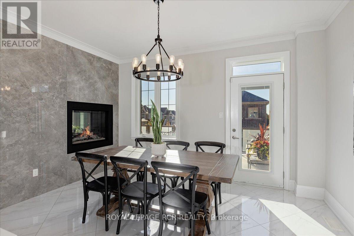 47 Carondale Square, East Gwillimbury, ON photo 13