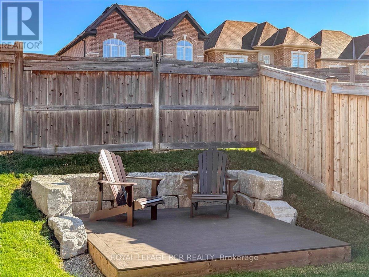 47 Carondale Square, East Gwillimbury, ON photo 25