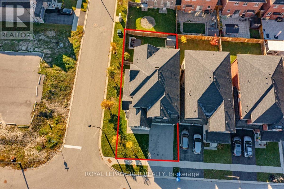 47 Carondale Square, East Gwillimbury, ON photo 32