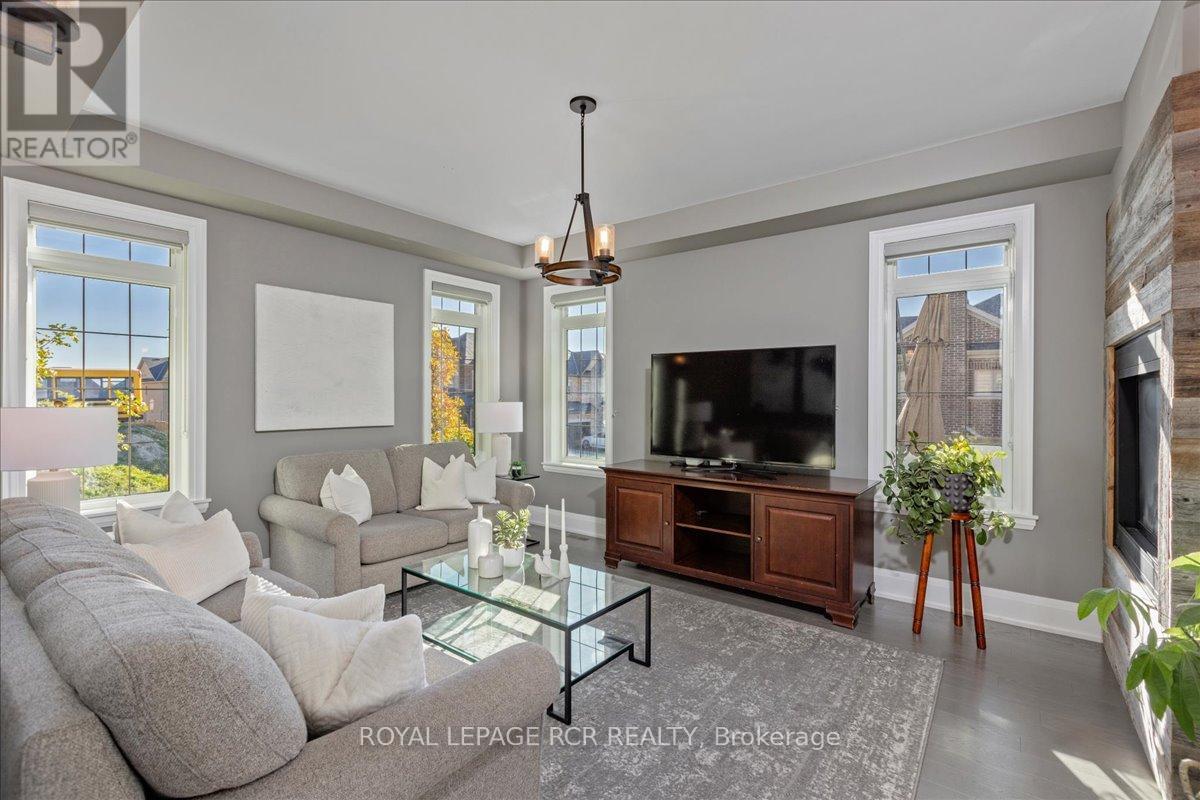 47 CARONDALE SQUARE, East Gwillimbury (Holland Landing) — photo 9