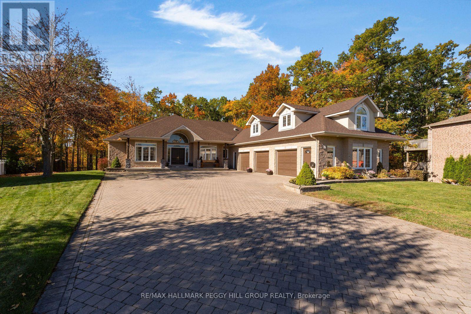 61 WHITE ELM ROAD, Barrie (Holly) — photo 2