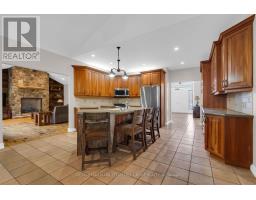 Sitting room - 61 White Elm Road, Barrie, ON L4N0E5 Photo 8