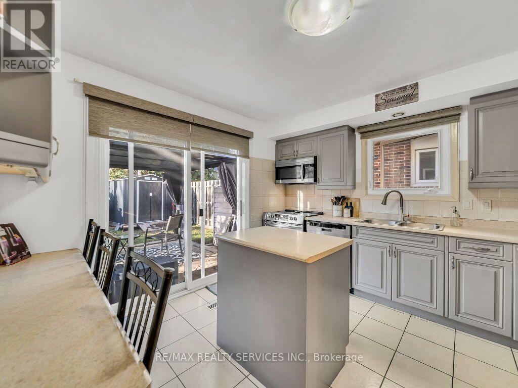 158 Fanshawe Drive, Brampton, ON photo 16