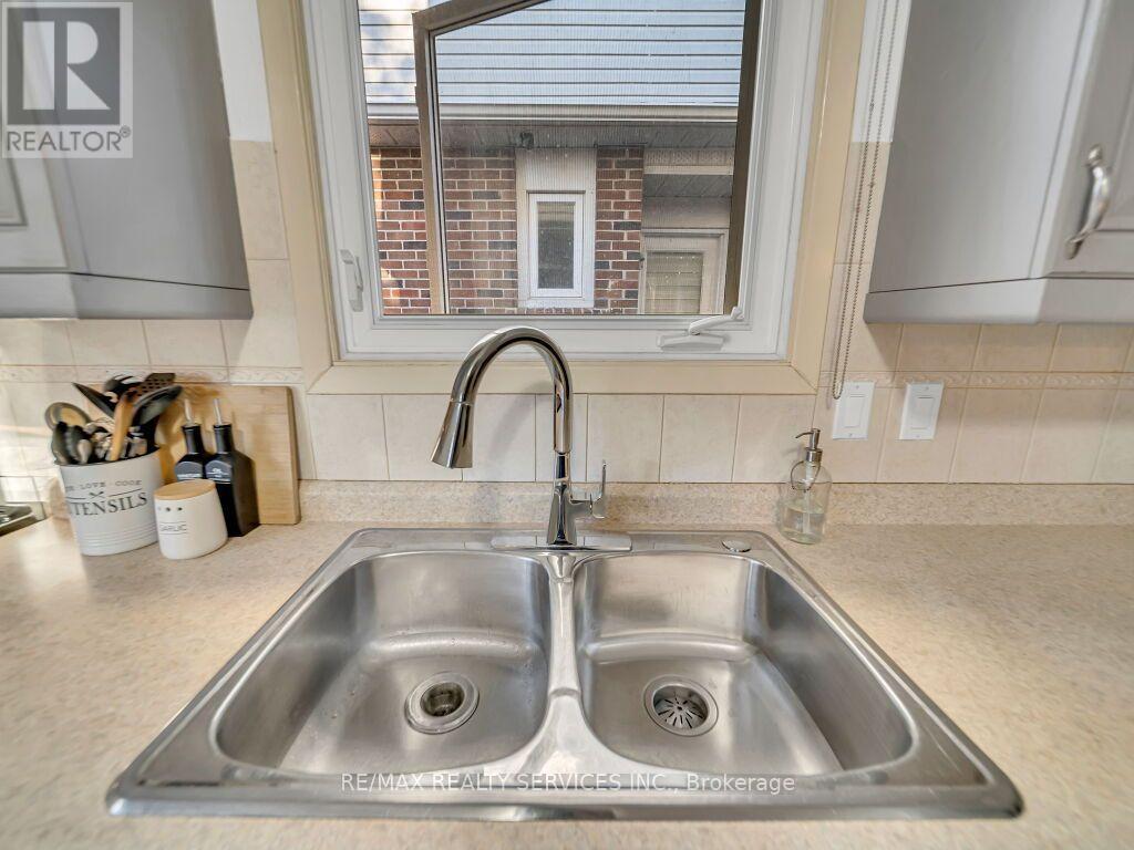 158 Fanshawe Drive, Brampton, ON photo 21