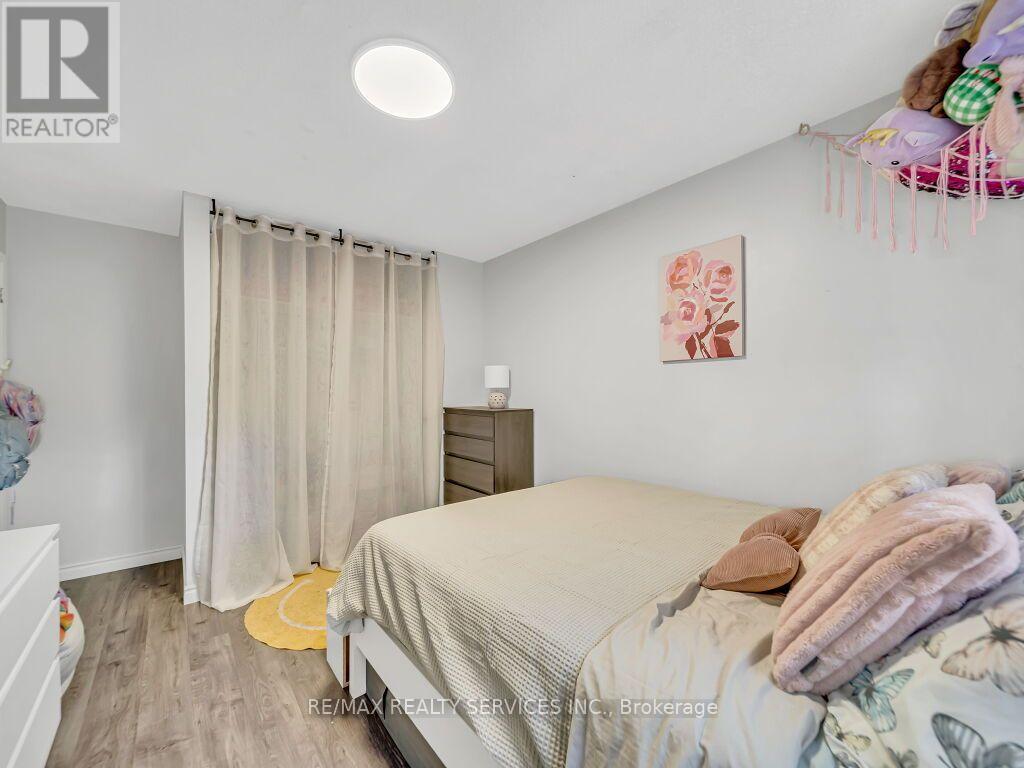 158 Fanshawe Drive, Brampton, ON photo 32