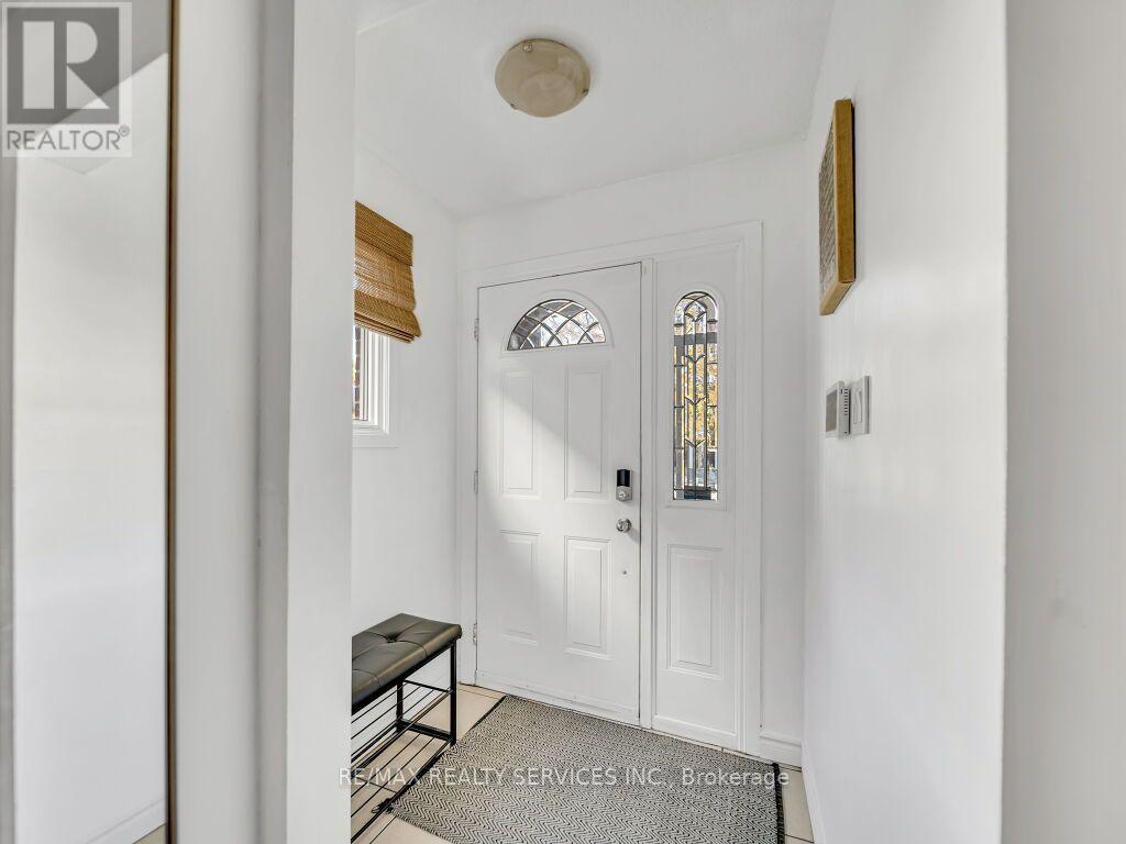 158 Fanshawe Drive, Brampton, ON photo 6
