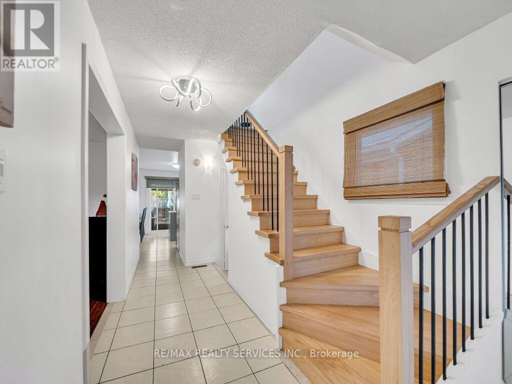 158 Fanshawe Drive, Brampton, ON photo 8