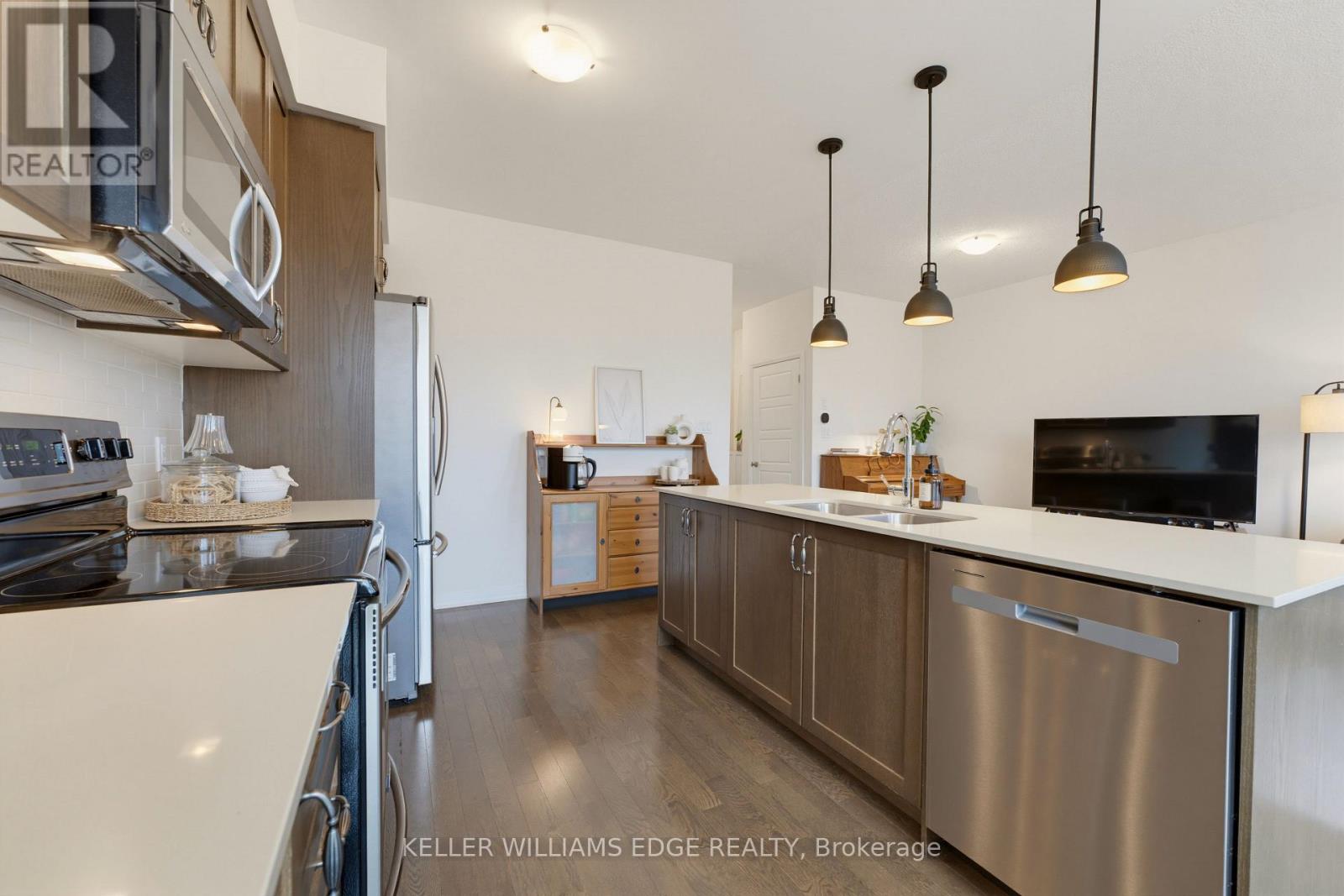 739 BANKS CRESCENT, Milton (WI Willmott) — photo 11
