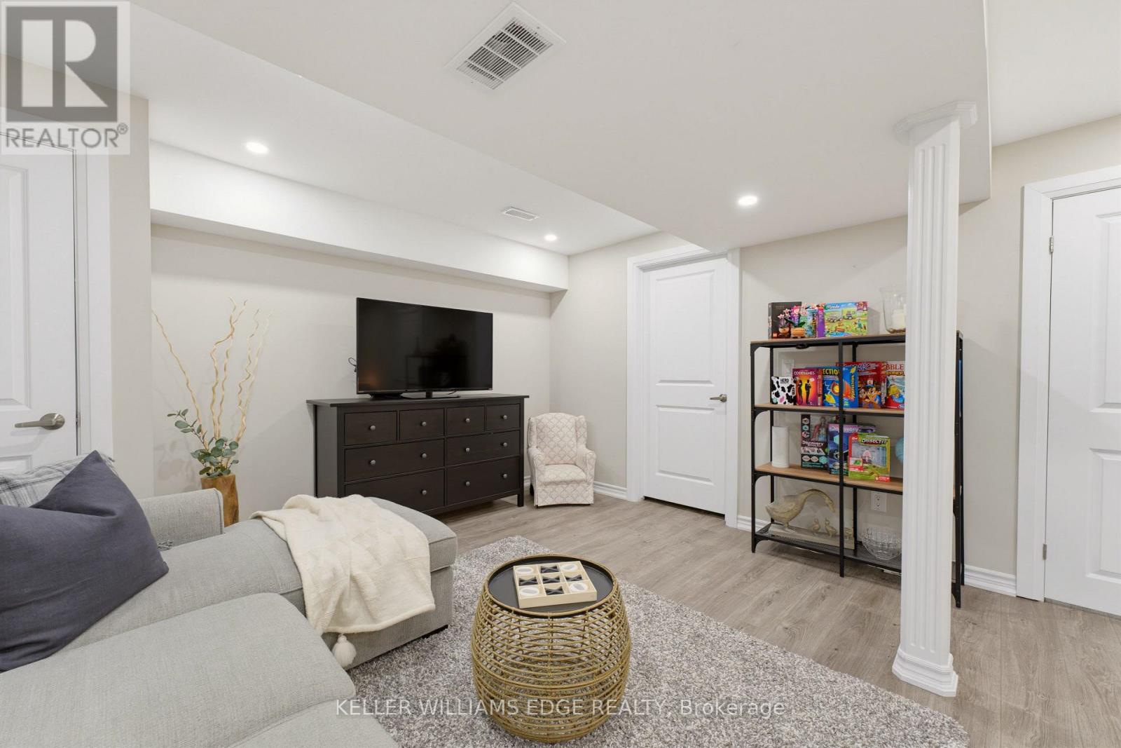739 Banks Crescent, Milton, ON photo 24