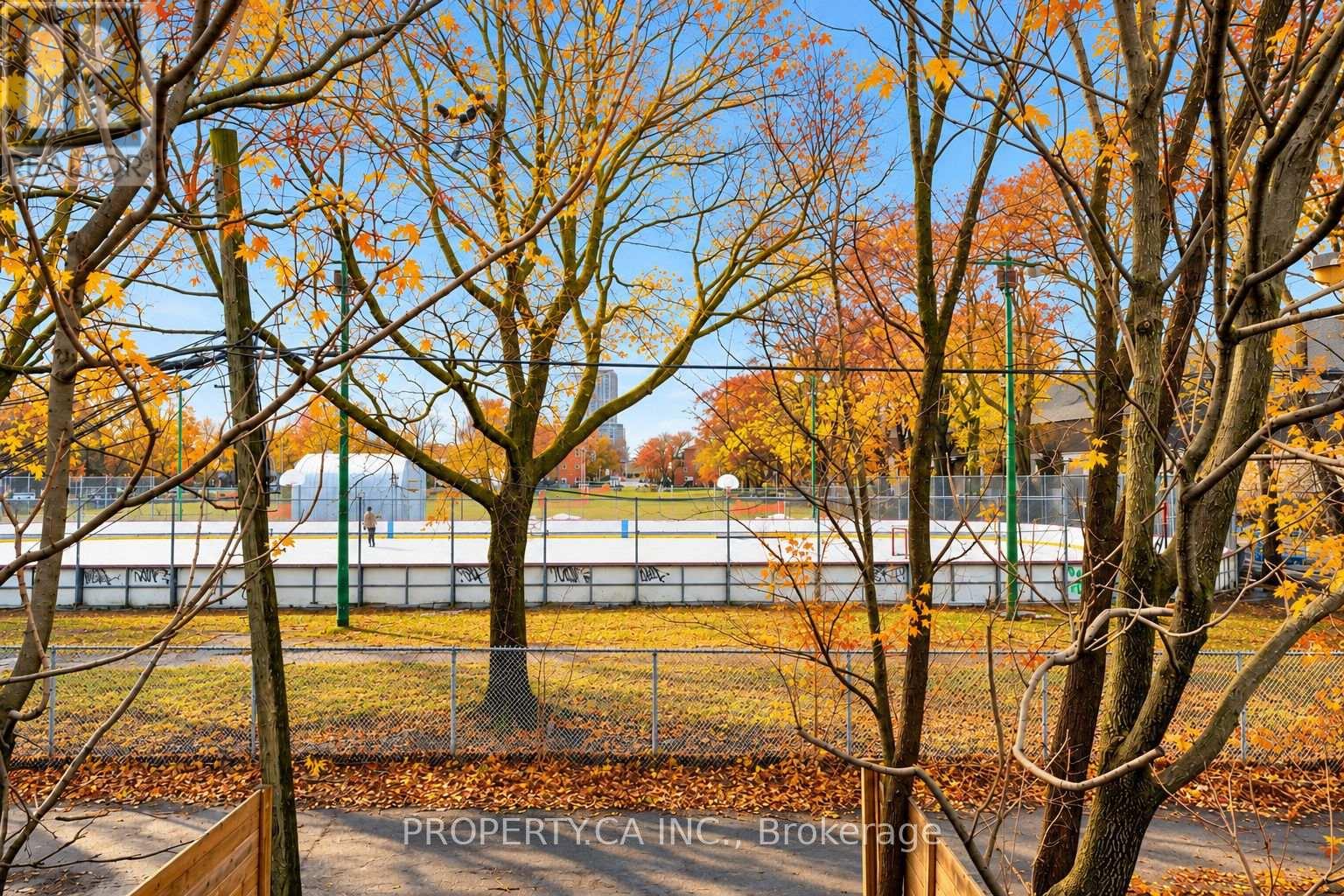 12 Sarnia Avenue, Toronto, ON photo 16
