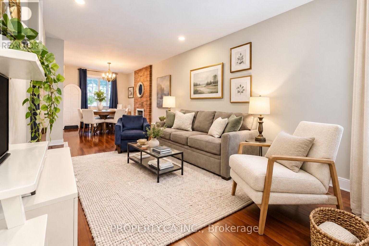 12 SARNIA AVENUE - 19