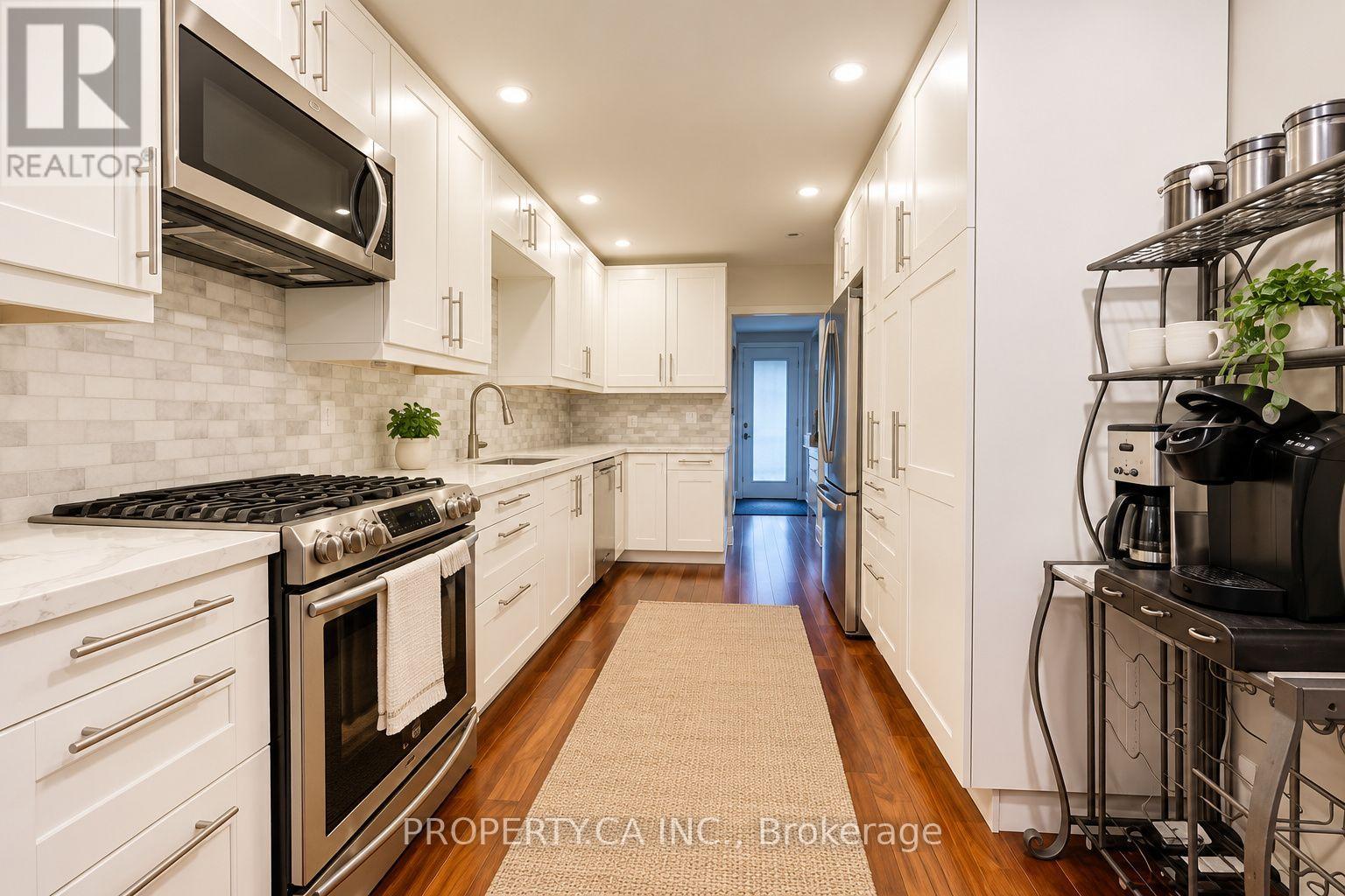12 Sarnia Avenue, Toronto, ON photo 20