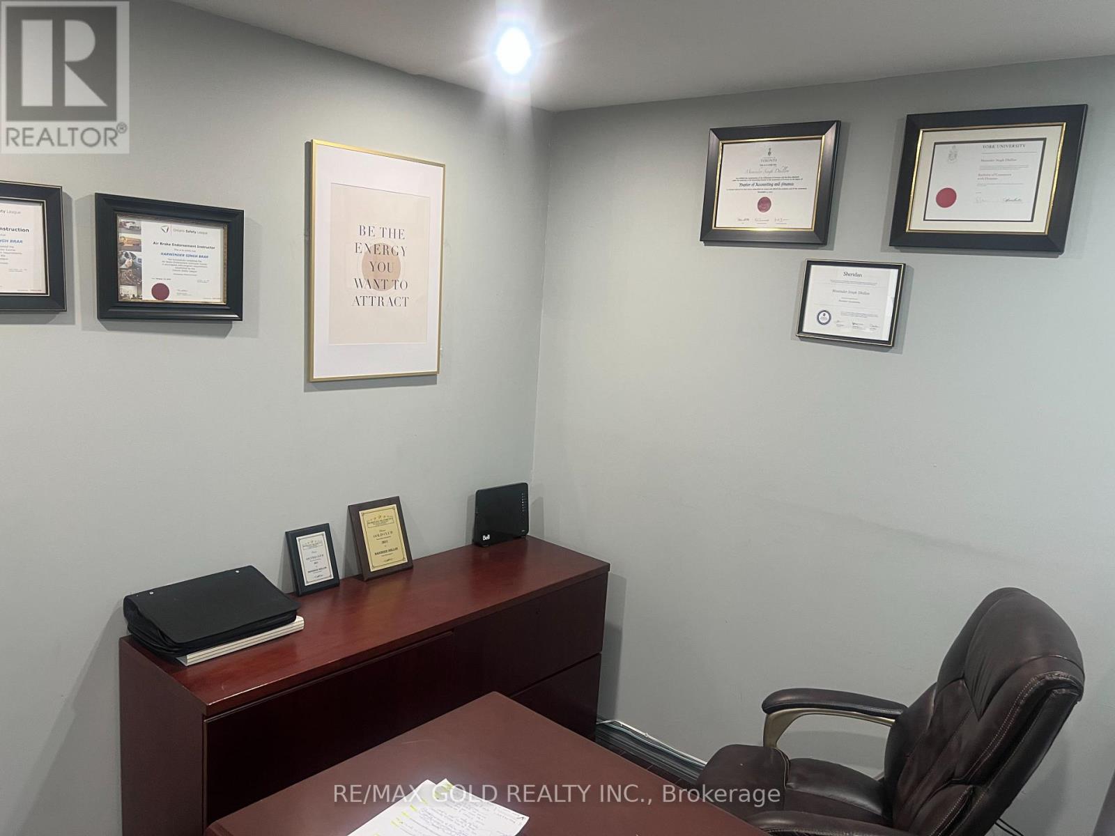 9-UPSTAIRS - 3A EDVAC DRIVE, Brampton (Gore Industrial North) — photo 8